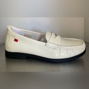 NWT...MARC JOSEPH..WOMENS PATENT LEATHER LOAFERS